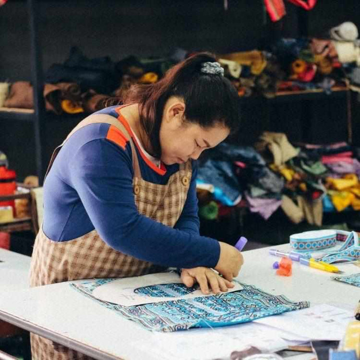 Up-cycled Hmong Fabric Coin Purse - Thailand-Bags-A-kumpoy (Ae Bags - TH)-Lumily MZ Fair Trade Nena & Co Hiptipico Novica Lucia's World emporium