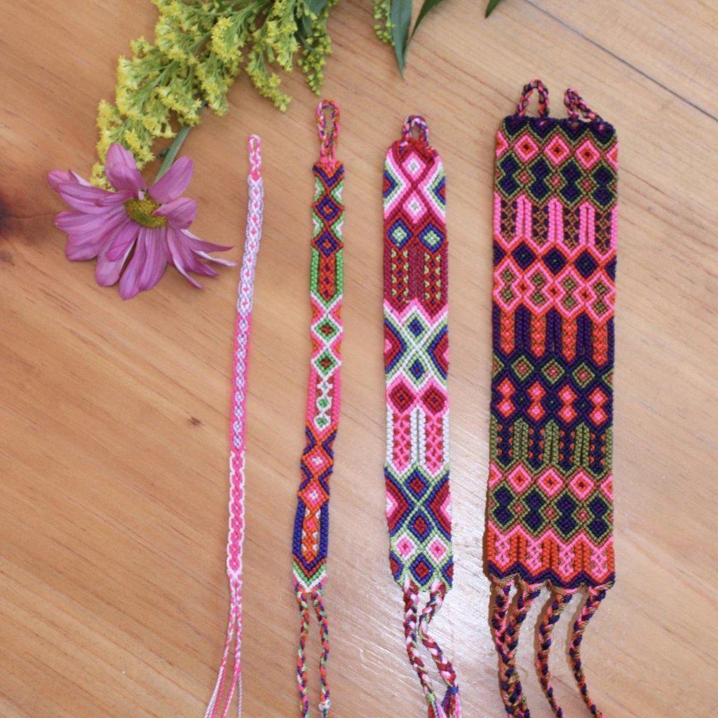 Friendship bracelet flower pattern | Diy friendship bracelets patterns, Diy bracelets  patterns, Handmade friendship bracelets