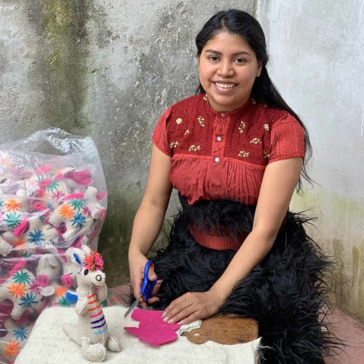 Olivia the Giraffe: Repurposed Wool Boho Decor - Mexico-Decor-Lumily-Lumily MZ Fair Trade Nena & Co Hiptipico Novica Lucia's World emporium